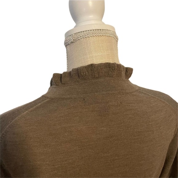 Banana Republic Fine Merino Wool Ruffled V-Neck Smocked Dress Size Medium - Picture 7 of 8